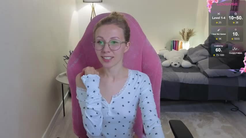 Lill_Mary Cam Model Chat October 6, 2025