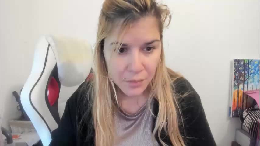 artsyandcraftsy_ Cam Model Chat October 6, 2025