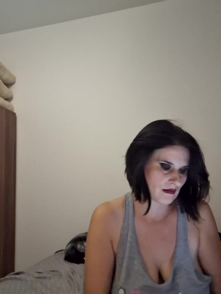 milf44milf Cam Model Chat October 6, 2025