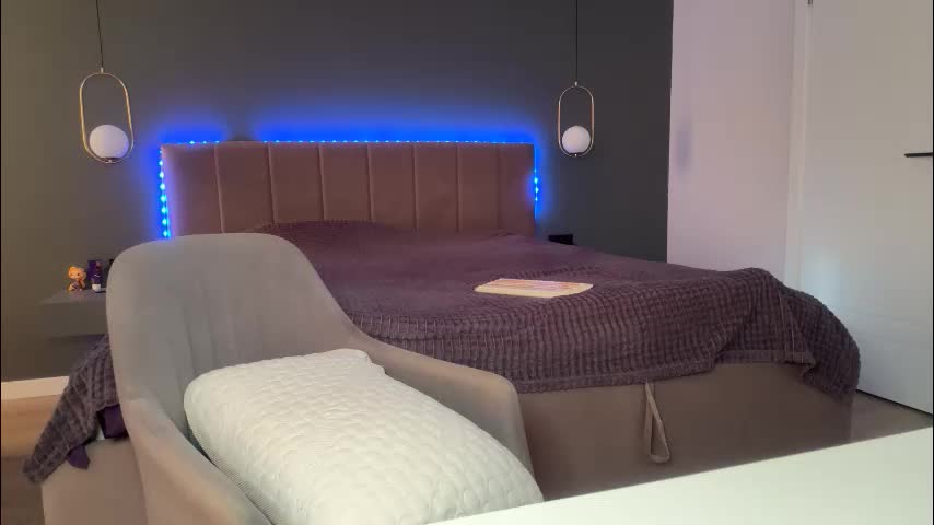 kristy_saint Cam Model Chat October 6, 2025