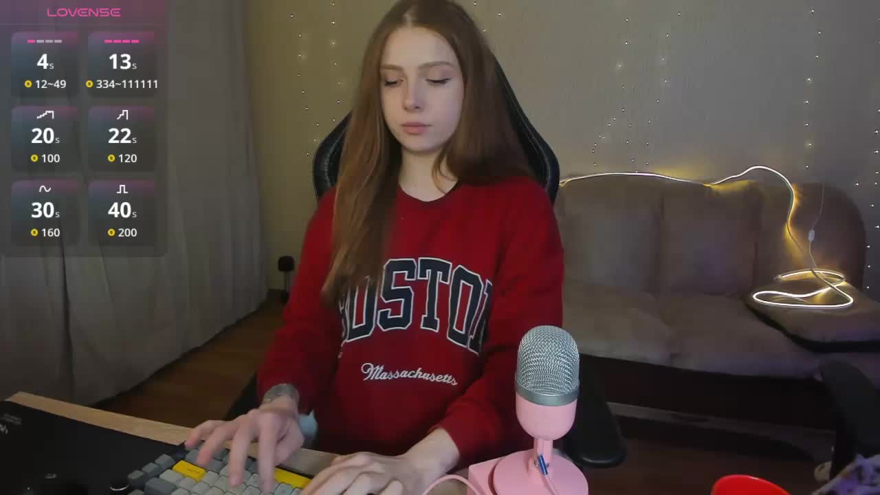 Giai Cam Model Chat October 7, 2025