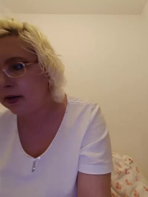 Vika211 Cam Model Chat October 7, 2025