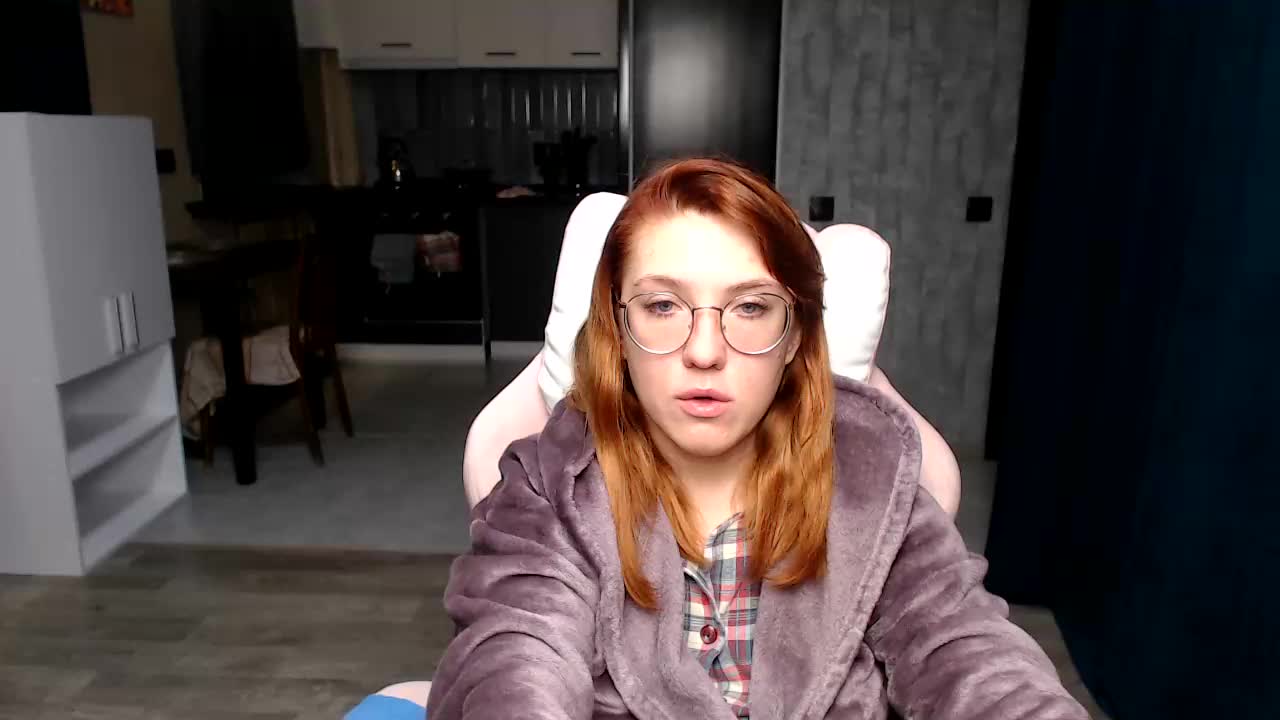 Regimasmile Cam Model Chat October 7, 2025