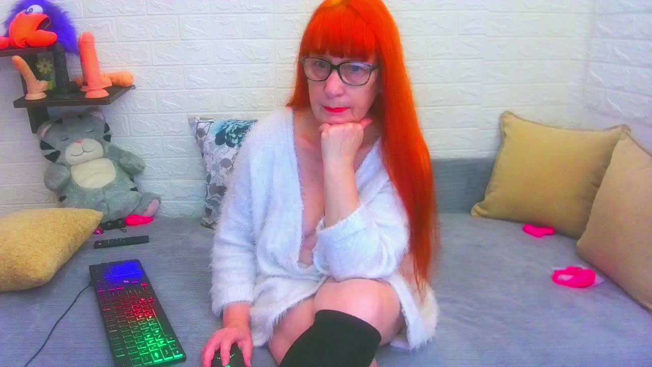 FoxyMature Cam Model Chat October 7, 2025