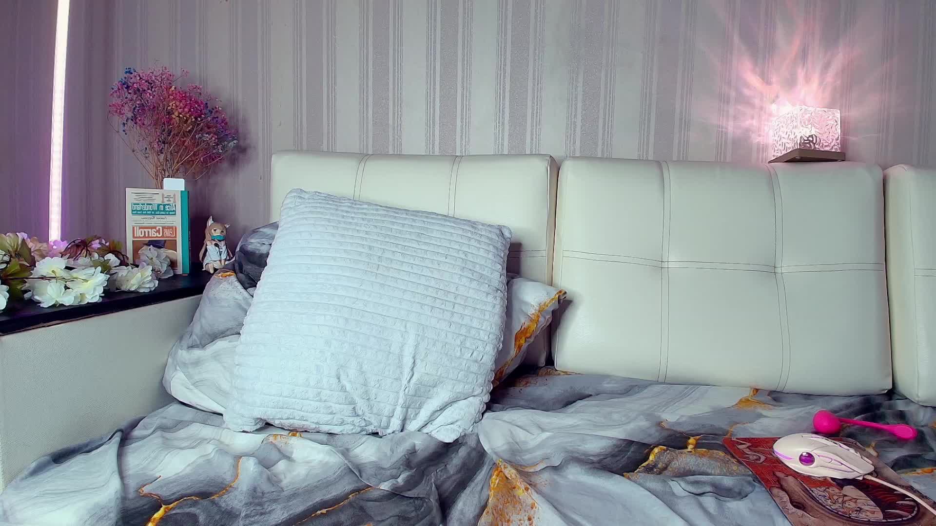 MeowRoslava Cam Model Chat October 7, 2025