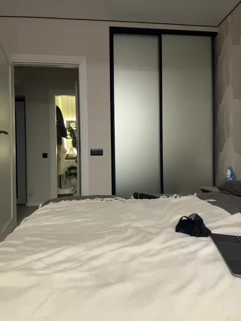 NorbertKlopp Cam Model Chat October 7, 2025