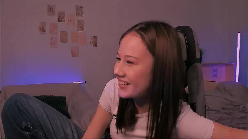 yourlovelystreamer Cam Model Chat October 7, 2025