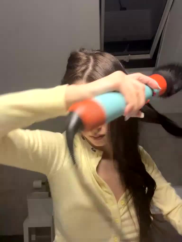 Taanni Cam Model Chat October 7, 2025