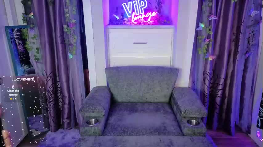 ladyvluvs Cam Model Chat October 7, 2025