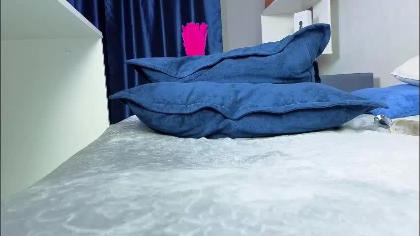 kikiolovely Cam Model Chat October 7, 2025