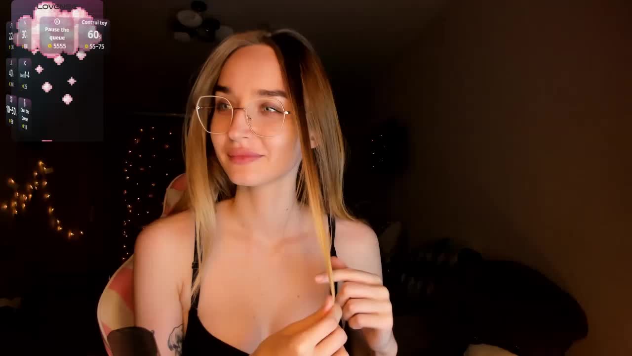 Polikinesis Cam Model Chat October 7, 2025