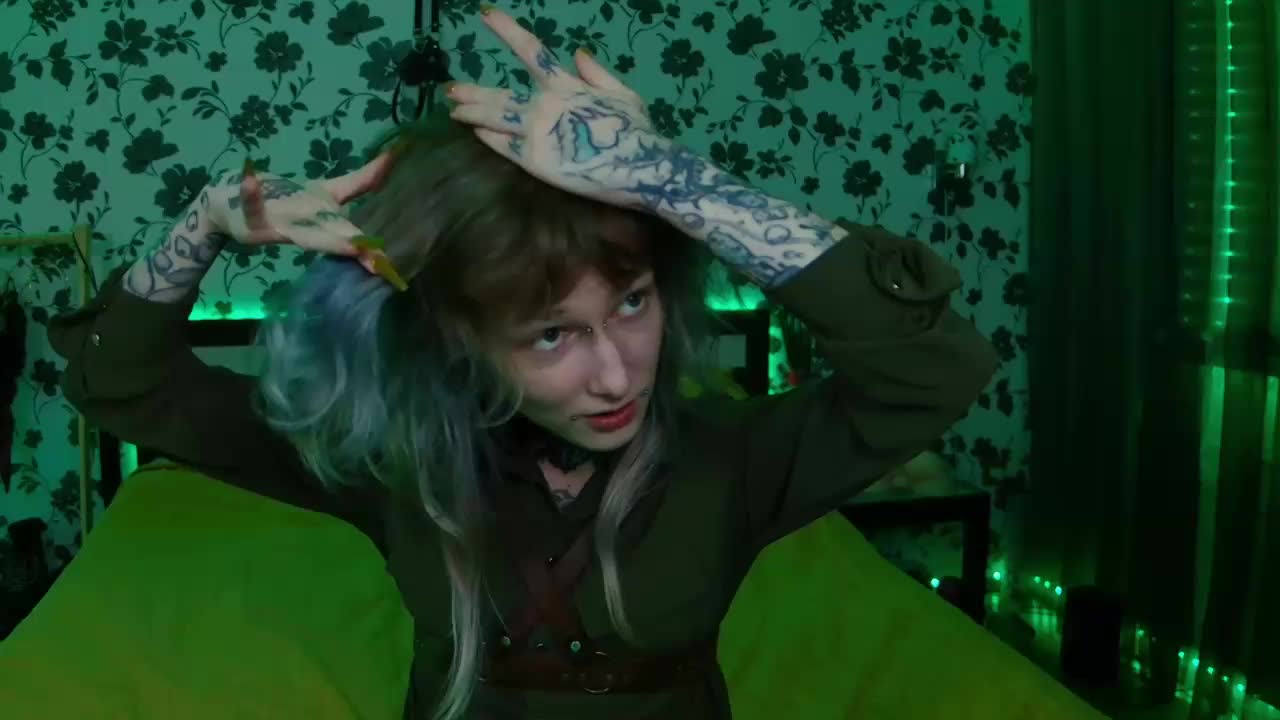 LittleSpaceMouse- Cam Model Chat October 7, 2025