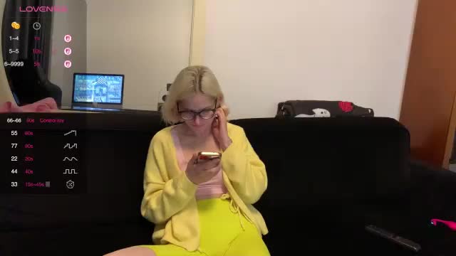 sexy_sweets Cam Model Chat October 7, 2025