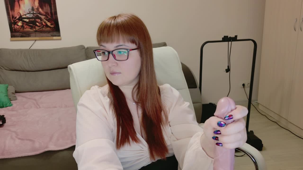 MISTRESS-FOX Cam Model Chat October 7, 2025