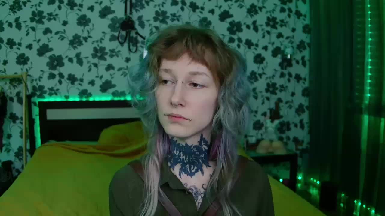 LittleSpaceMouse- Cam Model Chat October 7, 2025