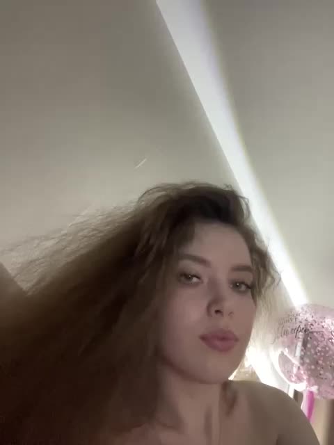 YourLadyyy Cam Model Chat October 7, 2025