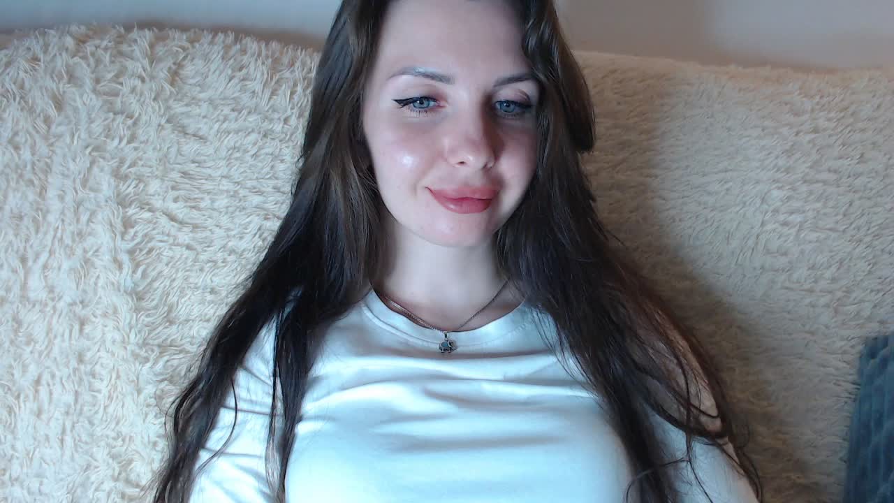 raspberry-paradise Cam Model Chat October 7, 2025