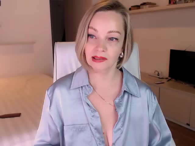 Tilly-Eliot Cam Model Chat October 7, 2025