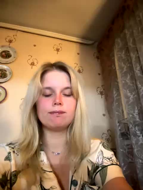 Pionchick Cam Model Chat October 7, 2025