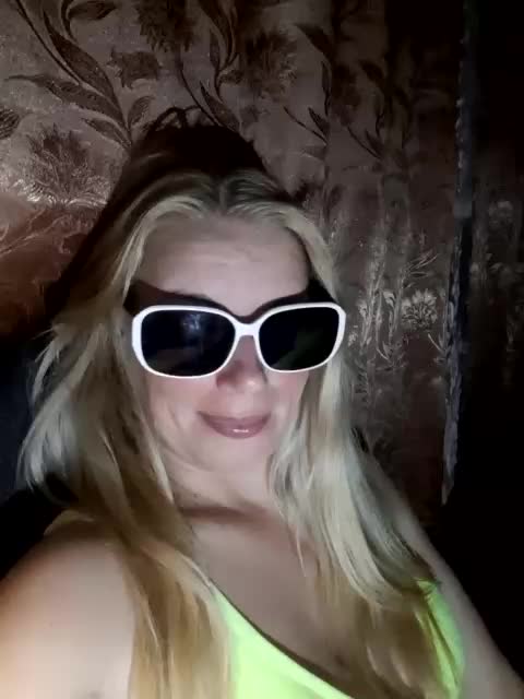 -nelya- Cam Model Chat October 7, 2025