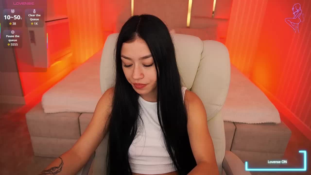 FataleNellie Cam Model Chat October 7, 2025