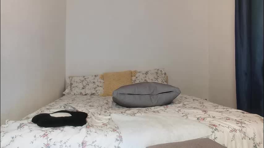 smalldoll7 Cam Model Chat October 7, 2025