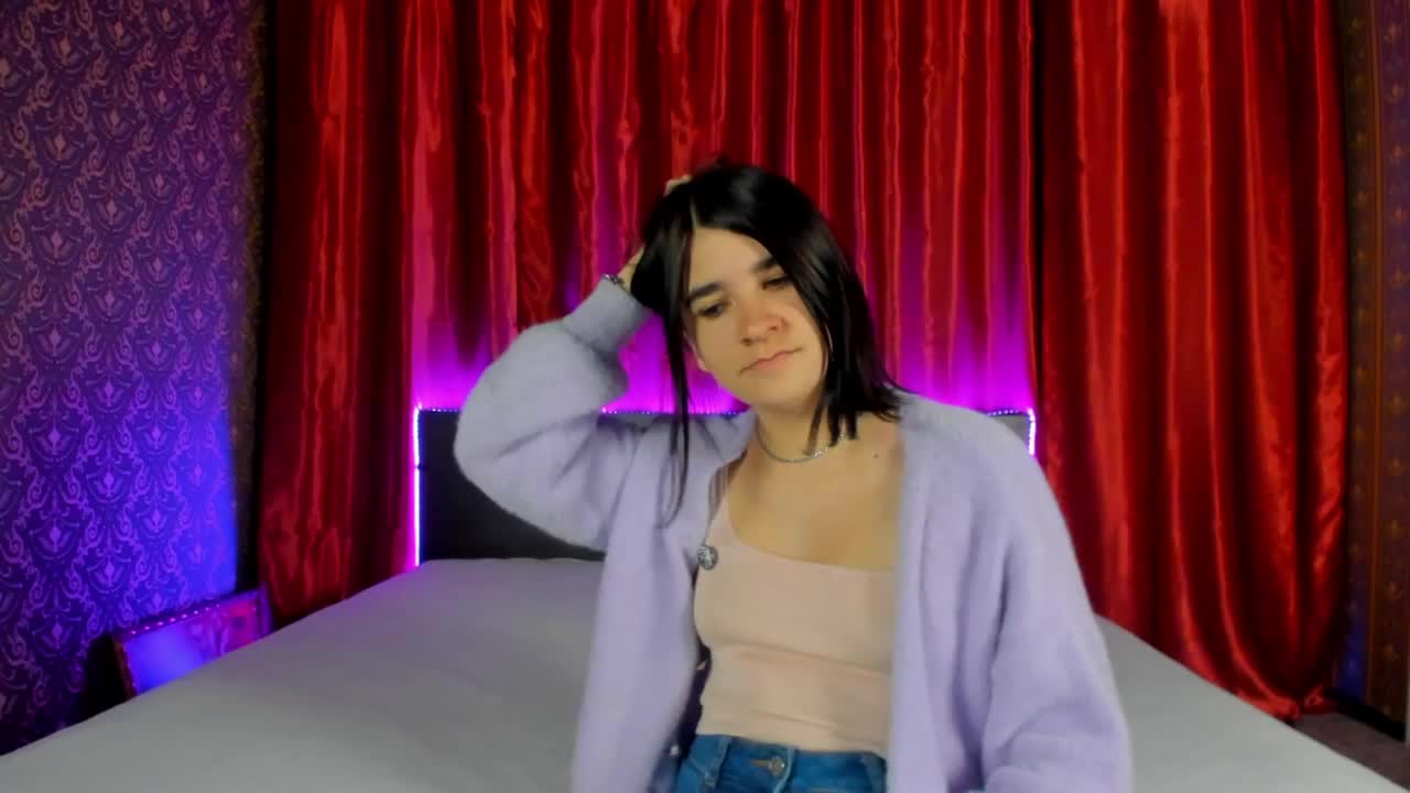 Polly-Love Cam Model Chat October 7, 2025