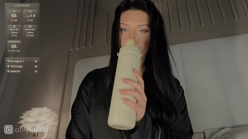 MENNDI Cam Model Chat October 7, 2025