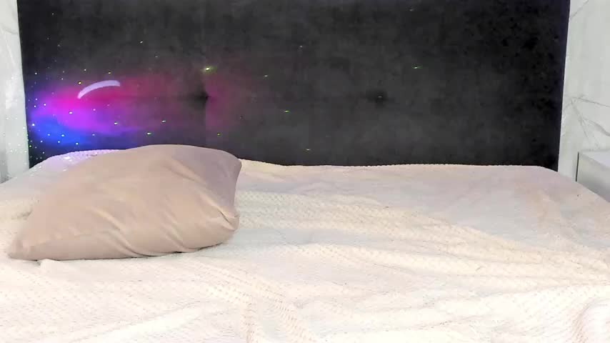 Eva_Merlin3 Cam Model Chat October 7, 2025