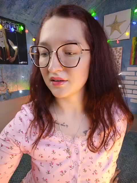 Mari_Gold Cam Model Chat October 7, 2025