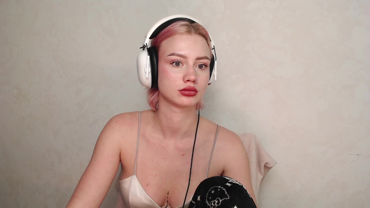 Ice-hot Cam Model Chat October 7, 2025