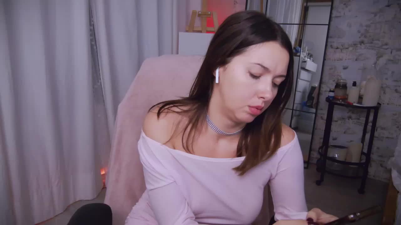 LOVEIS- Cam Model Chat October 7, 2025