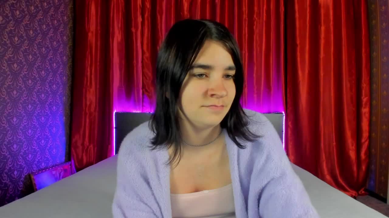 Polly-Love Cam Model Chat October 7, 2025