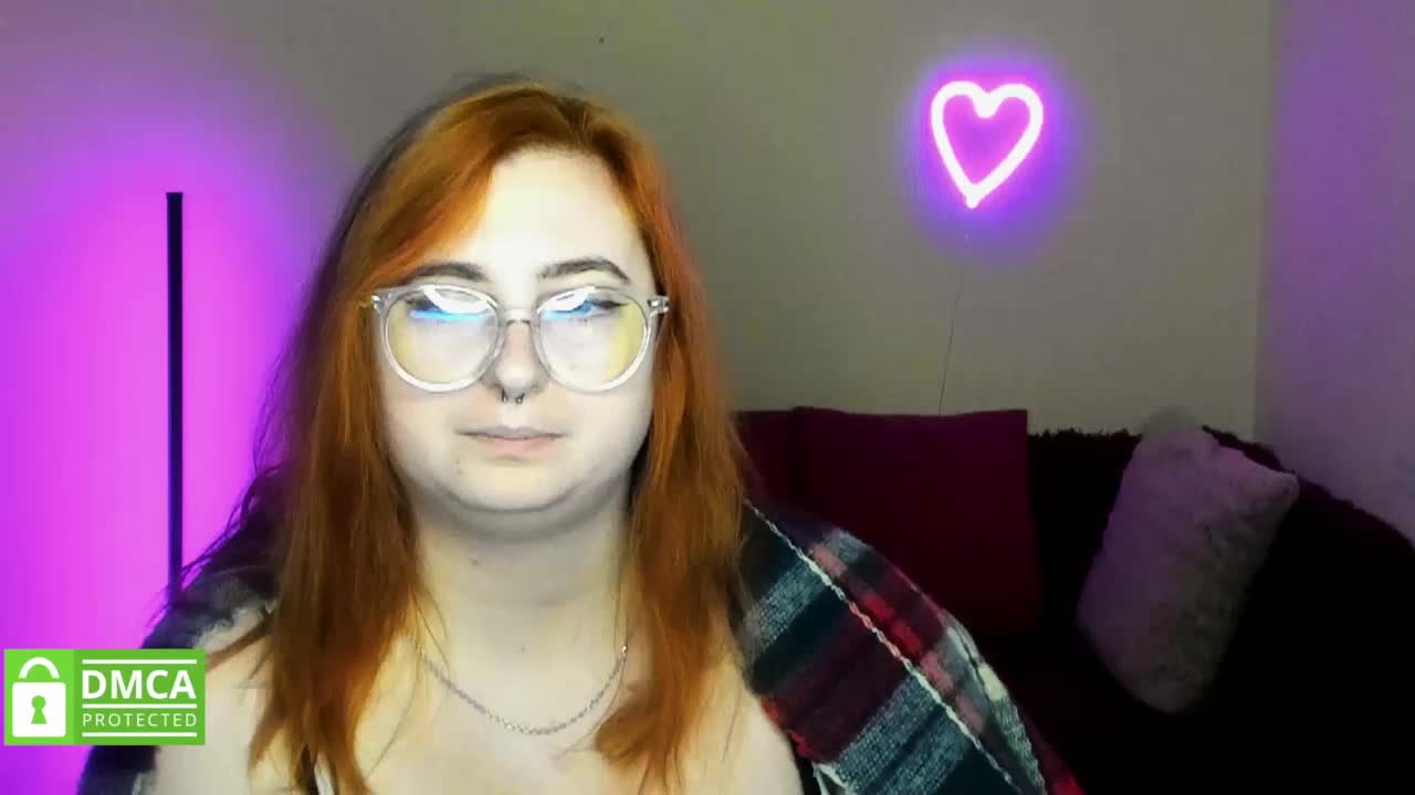 Aliciaredluv Cam Model Chat October 7, 2025