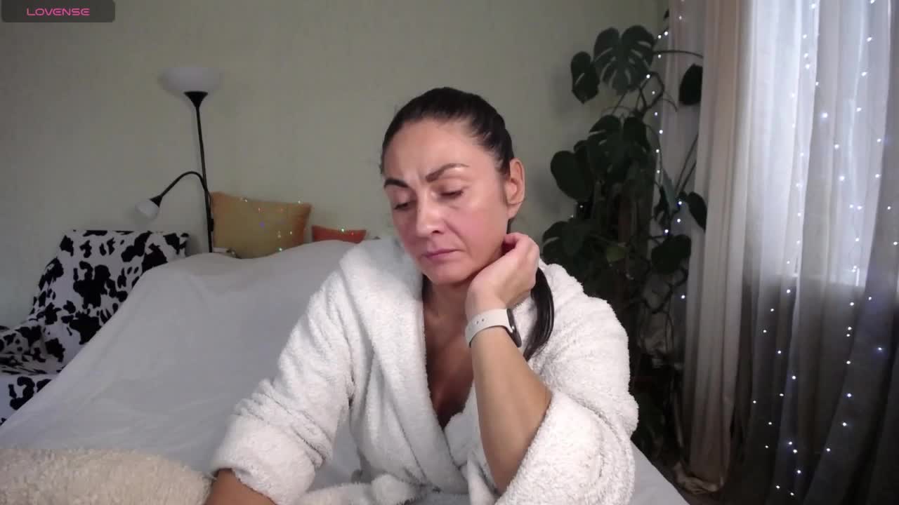 AlustrielS Cam Model Chat October 7, 2025