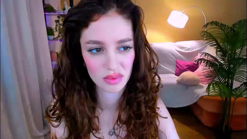 christinaconteeree Cam Model Chat October 7, 2025