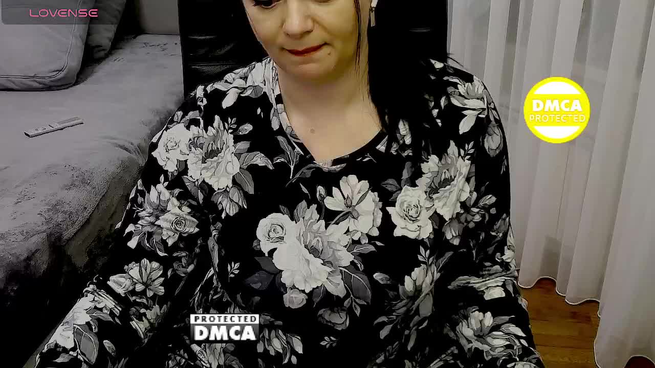 -WarM_Me- Cam Model Chat October 7, 2025