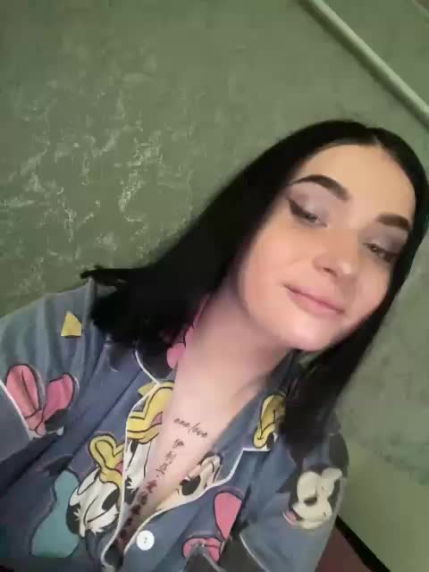 Aliska22 Cam Model Chat October 7, 2025