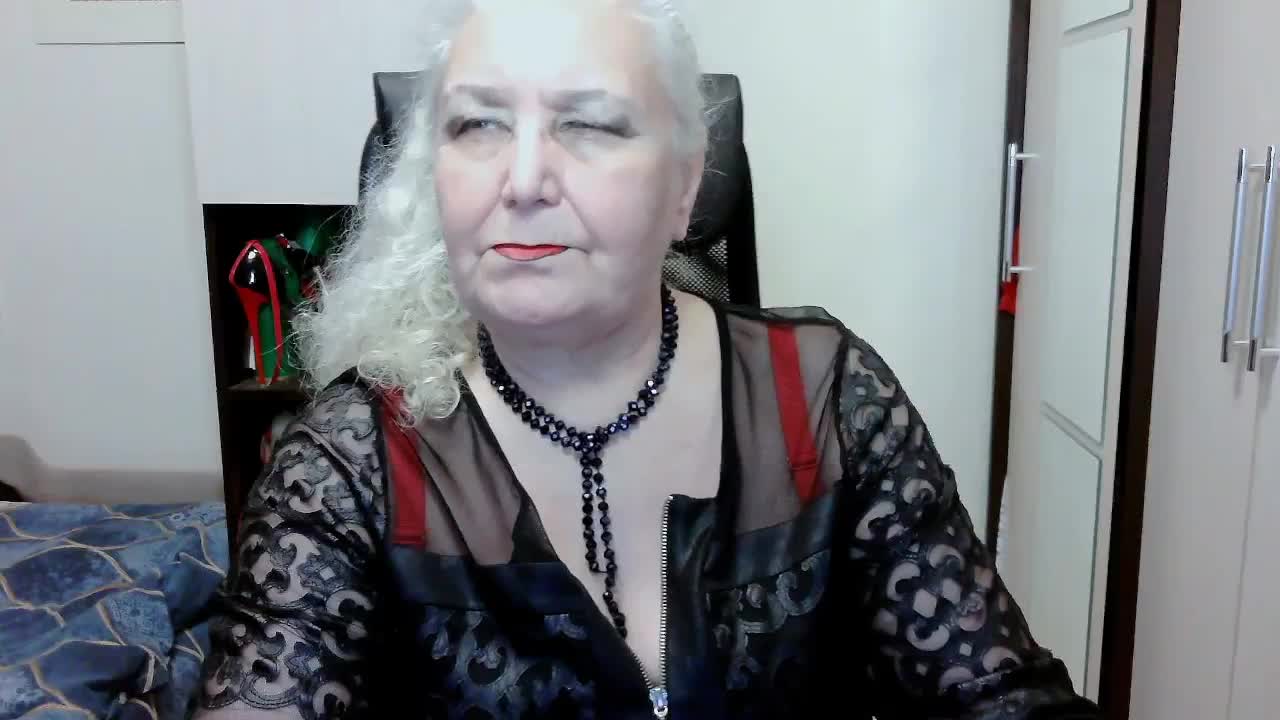 GrannyWants Cam Model Chat October 7, 2025