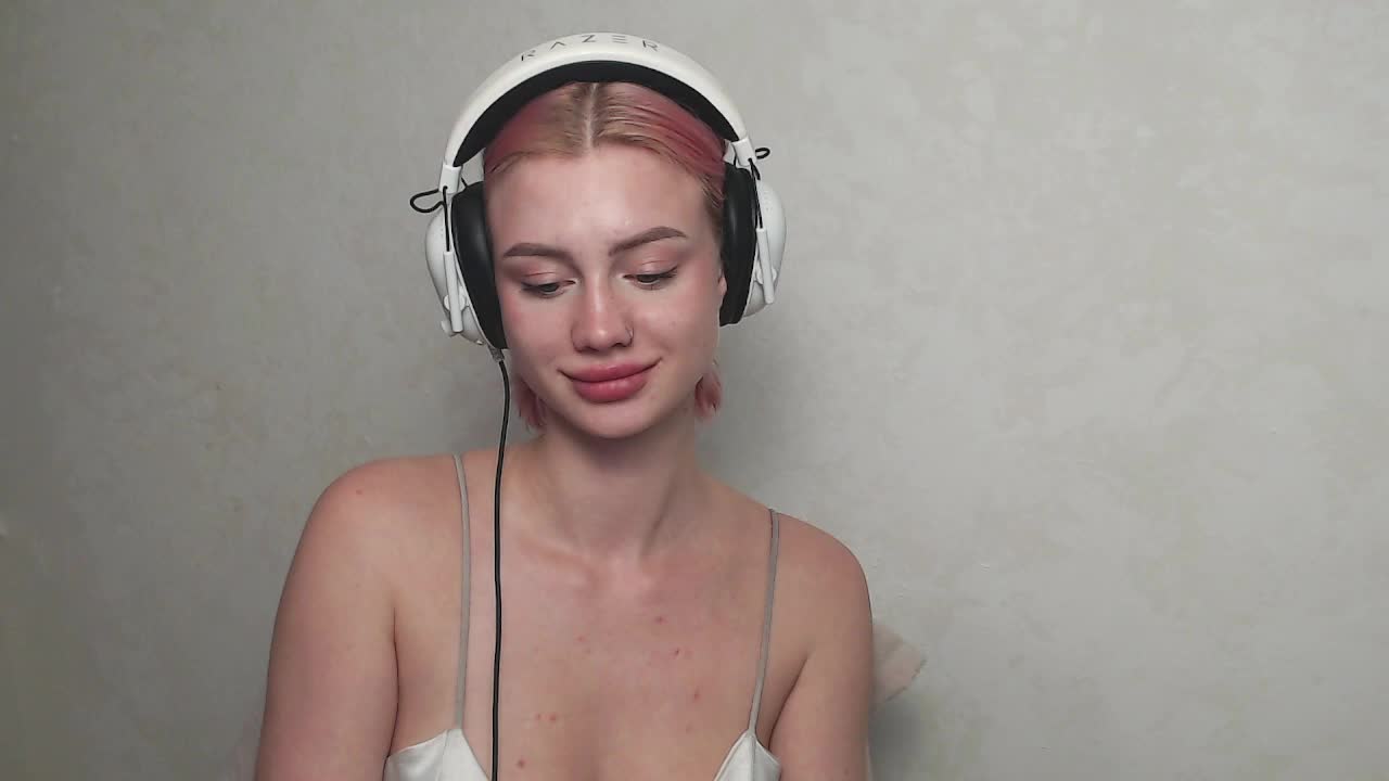 Ice-hot Cam Model Chat October 7, 2025