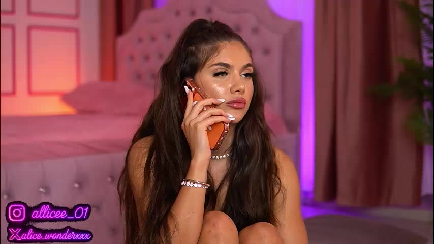 vanessasimon Cam Model Chat October 7, 2025