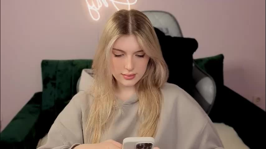 nanami_v02 Cam Model Chat October 7, 2025