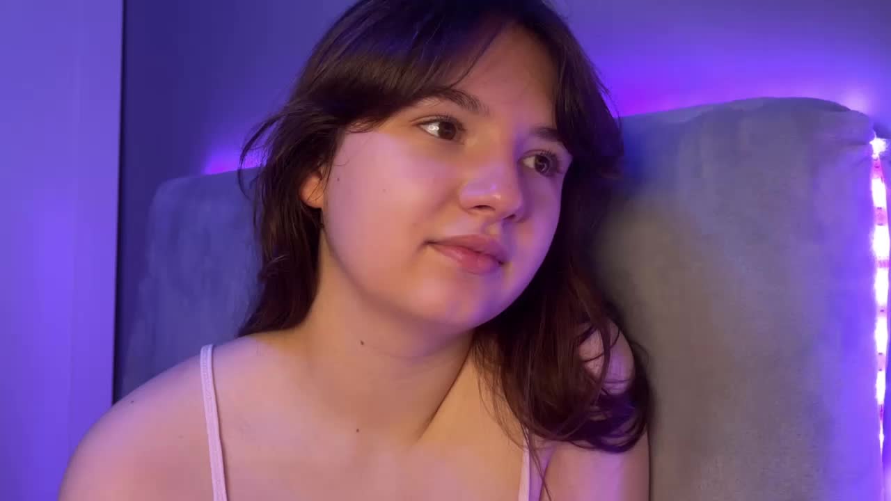 AlisaRichGold Cam Model Chat October 8, 2025