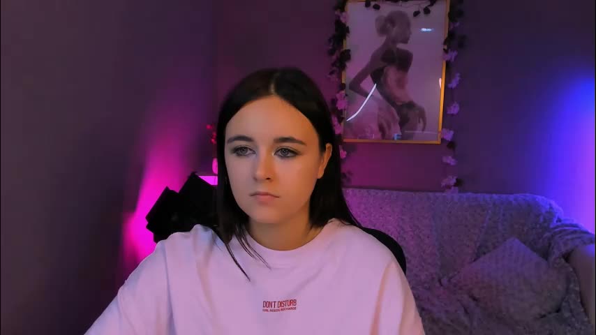 kristylovee Cam Model Chat October 8, 2025