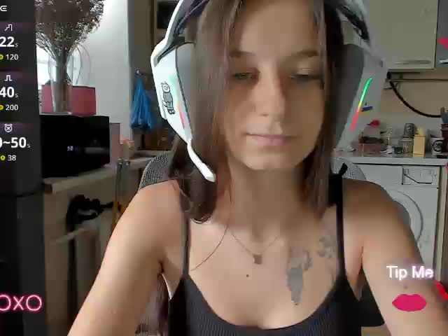 KikNika Cam Model Chat October 8, 2025