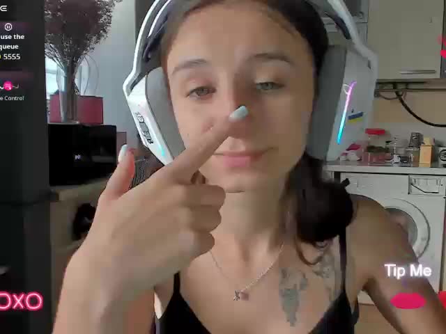 KikNika Cam Model Chat October 8, 2025