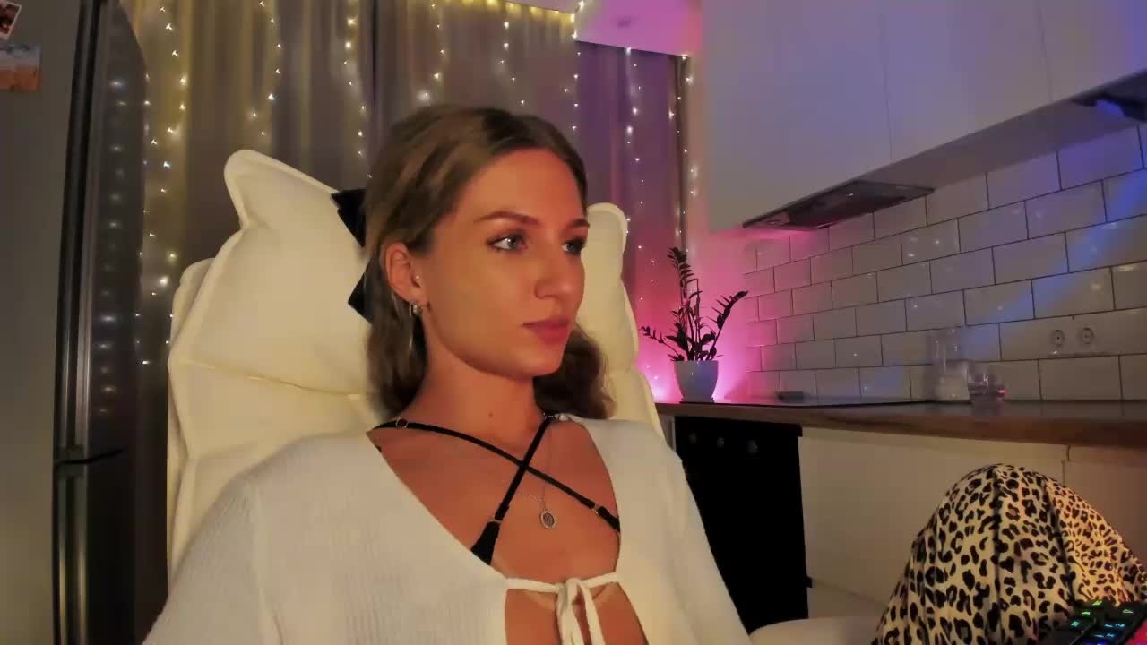 EnlivenLuv Cam Model Chat October 8, 2025