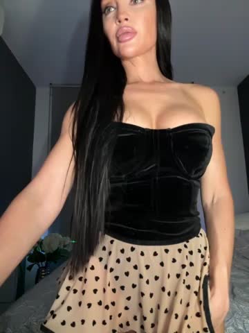 HotNicoleX Cam Model Chat October 8, 2025