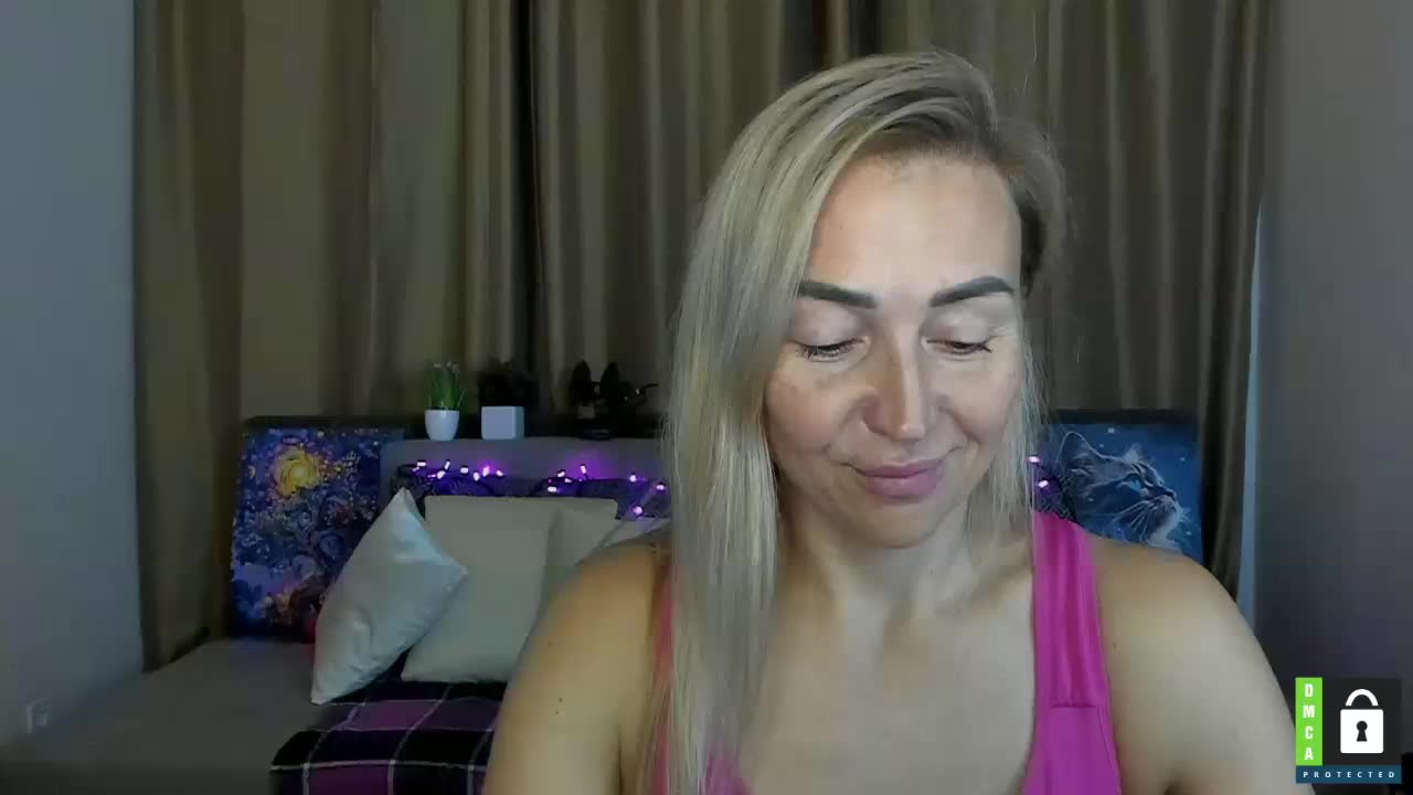 Jullyblondkiss Cam Model Chat October 8, 2025