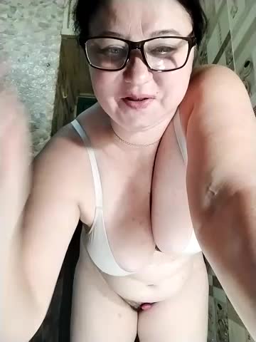 Holly-69 Cam Model Chat October 8, 2025